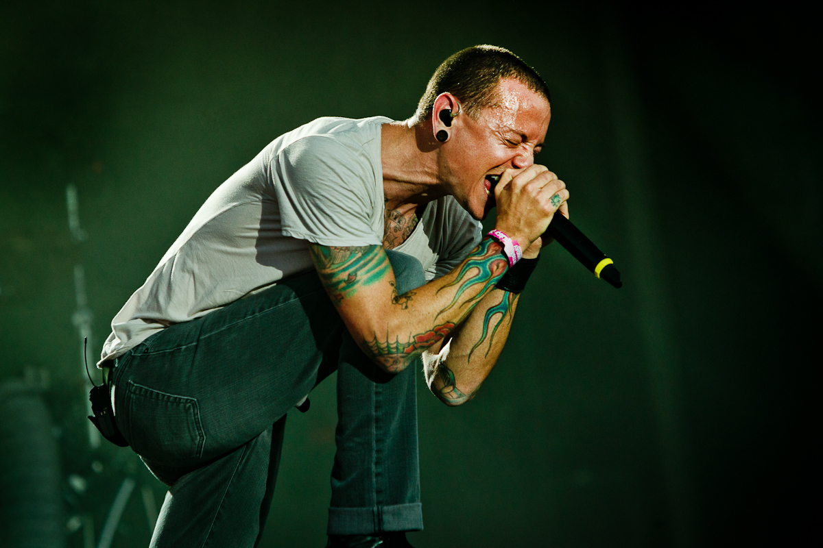Chester Bennington - Ca Sĩ Chính Linkin Park Qua Đời