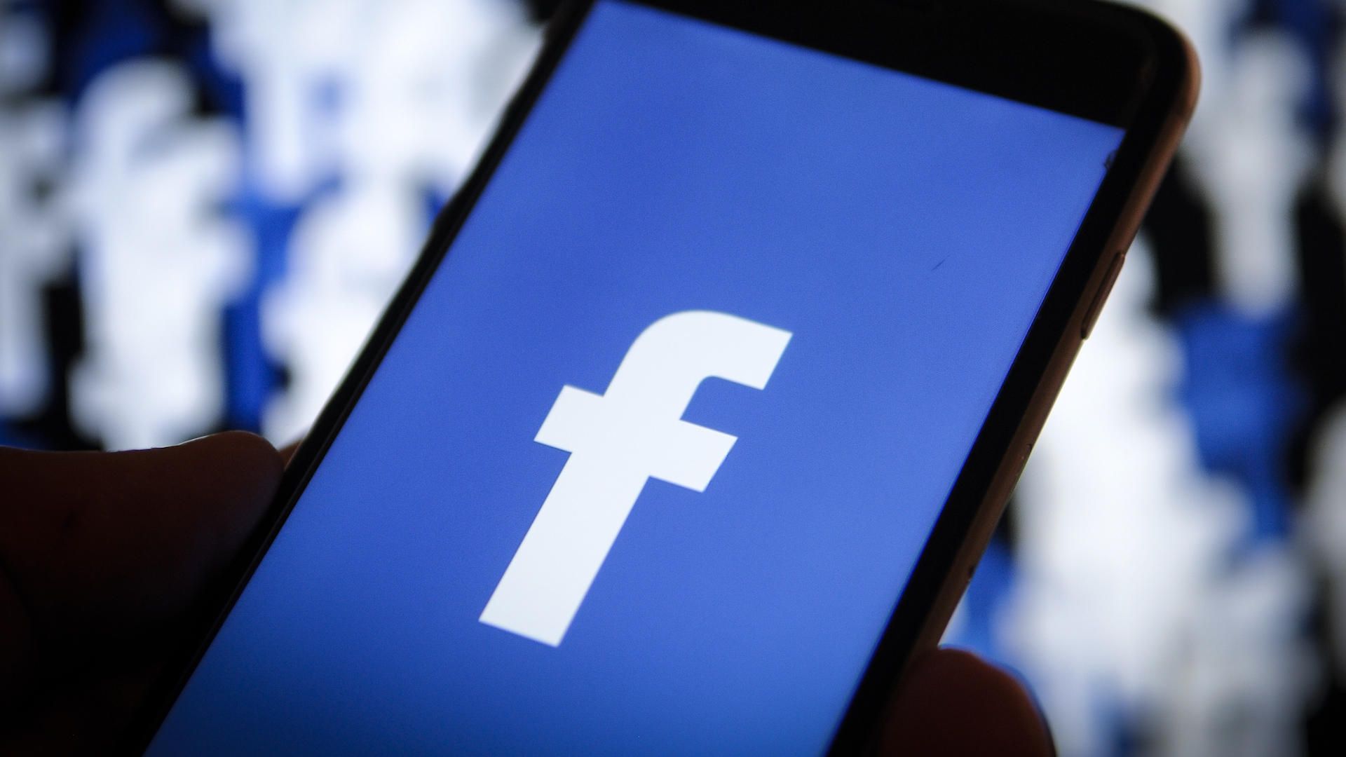 Tương Tác Của Nghệ Sĩ Tụt Thảm Hại Sau Khi Facebook Đổi Thuật Toán