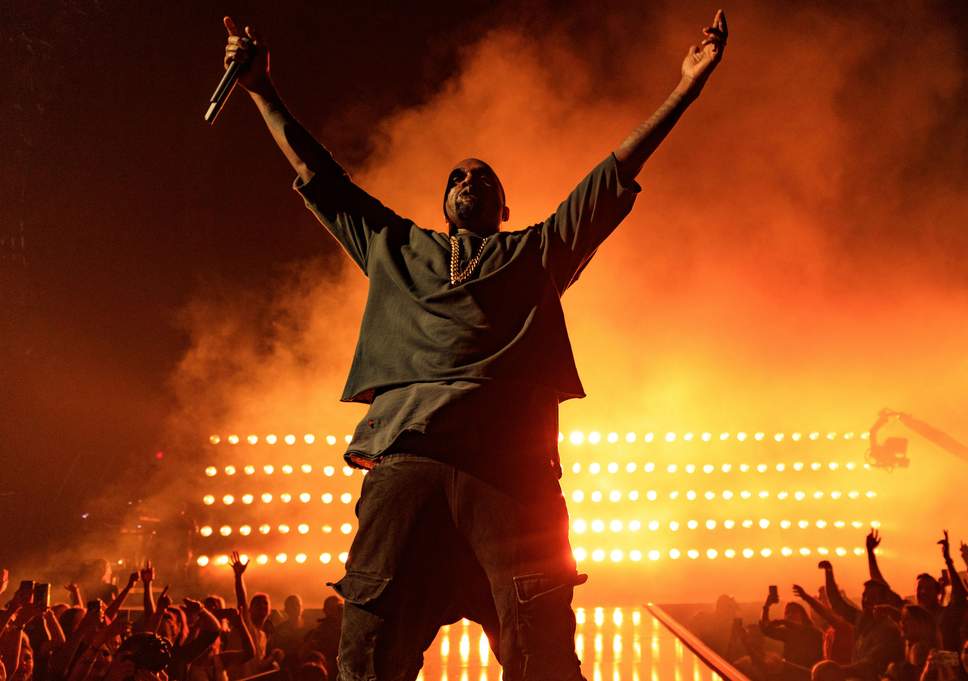 Kanye West Bất Ngờ Xuất Hiện Tại Coachella Với Màn Trình Diễn Sunday Survice