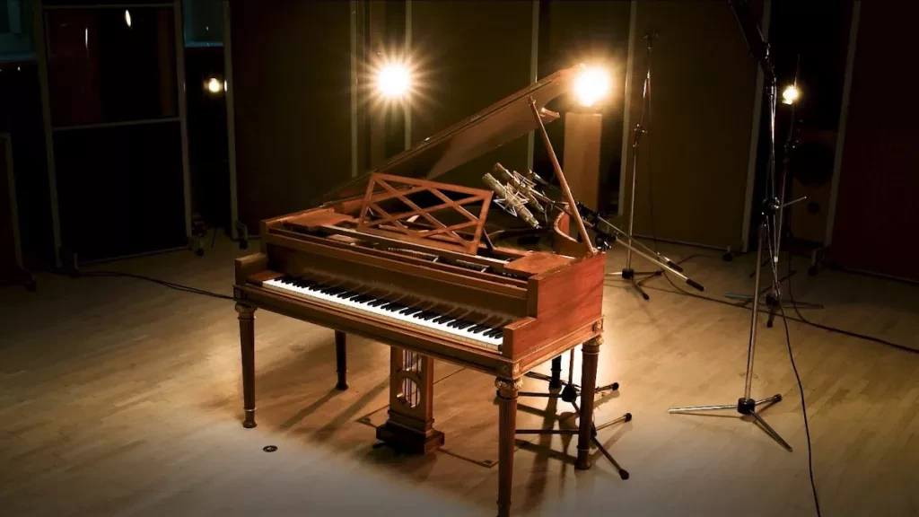Ông Chủ Của Marshall Đấu Giá Thành Công Chiếc Piano Của George Michael Với Giá 200.000£