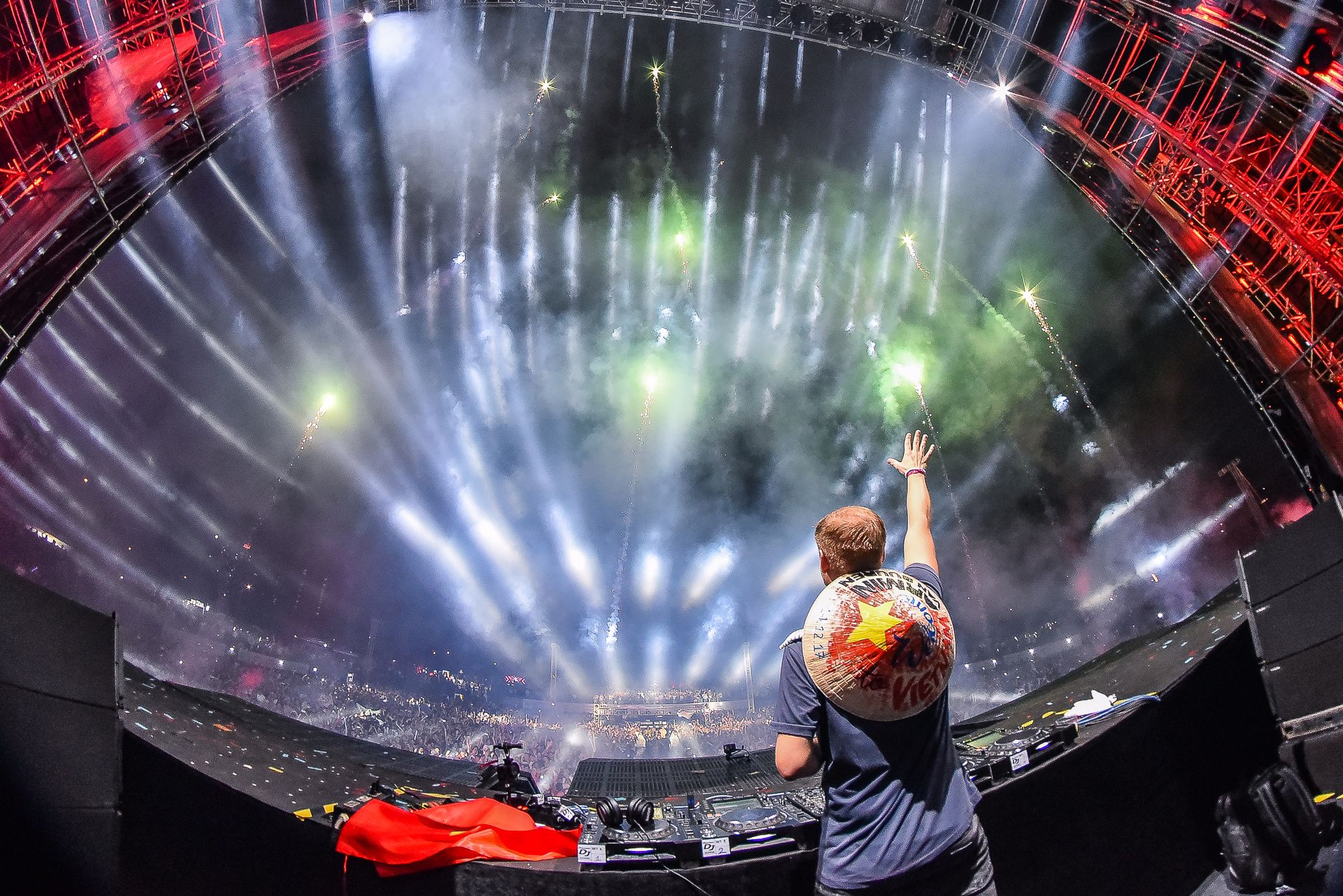 Armin Van Buuren By Vinaphone - Hàng Nghìn Người Theo Cùng Một Nhịp Đập Tại Lễ Hội EDM