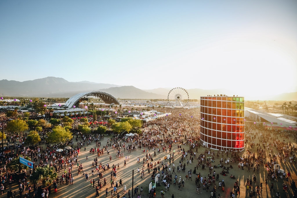 Coachella chính thức hoãn tới tháng 10