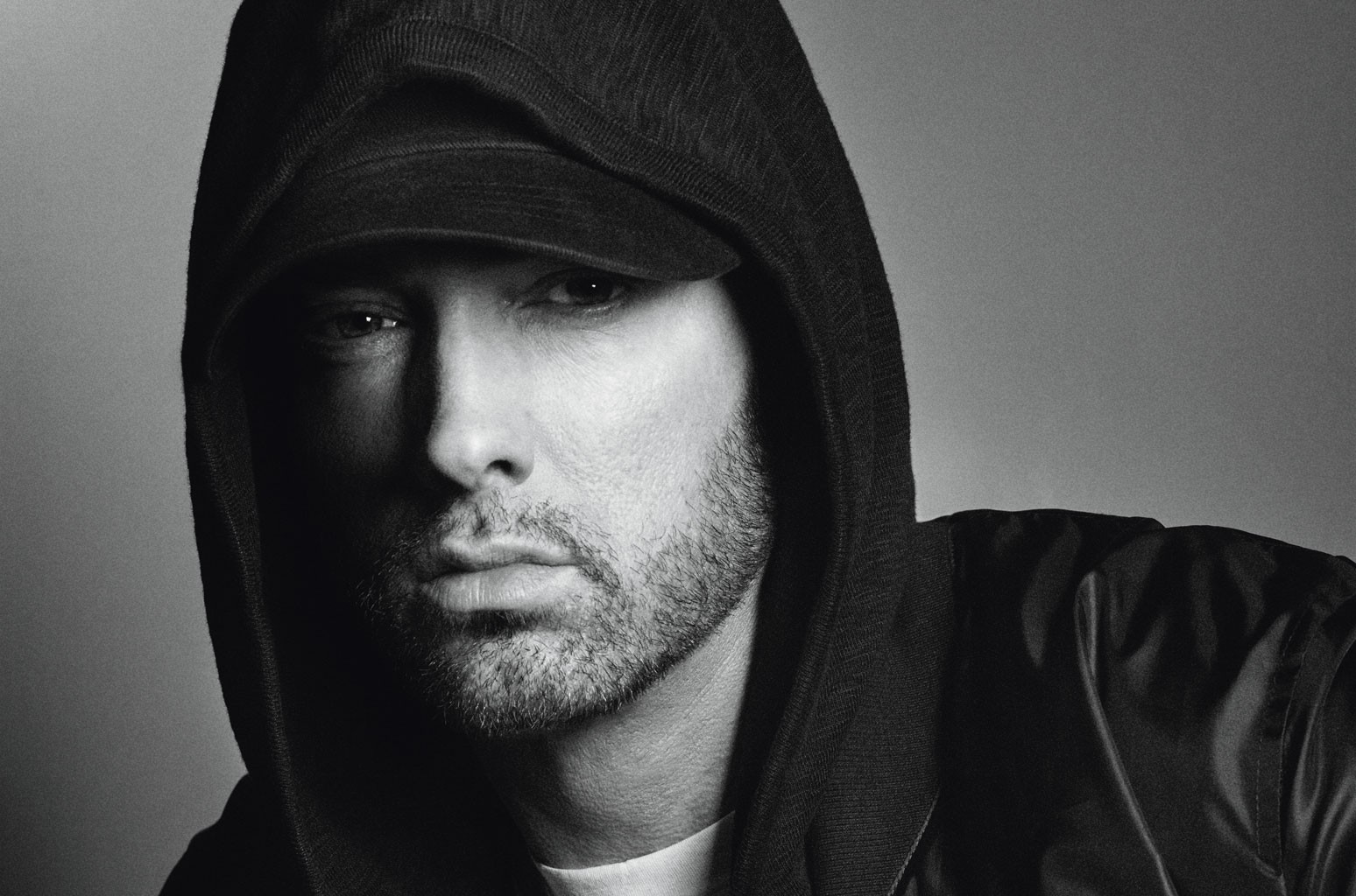 Eminem Bước Vào Võ Đài Trong MV Mới 'Higher'