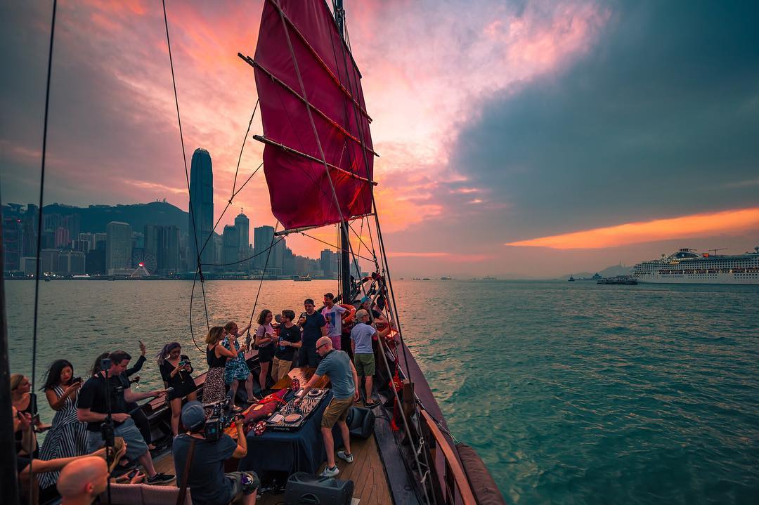 Xem Above & Beyond Biểu Diễn Trên Tàu Cảng Biển Hong Kong - #ABGT300