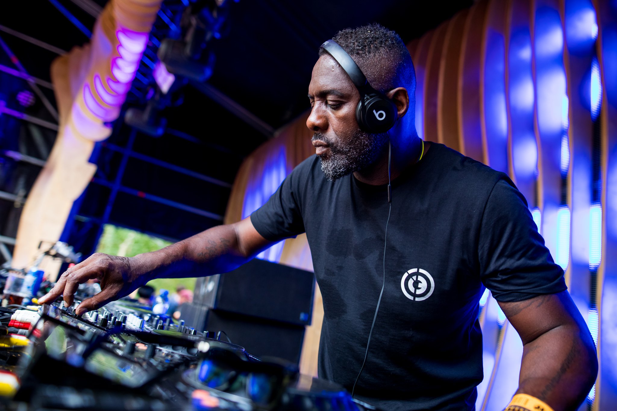 Diễn Viên, DJ Idris Elba Dương Tính Với COVID-19
