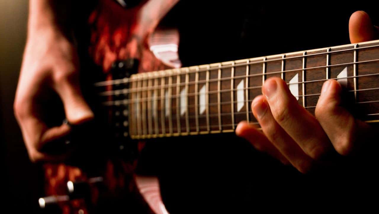 10 Đoạn Guitar Riff Dễ Học Cho Người Mới