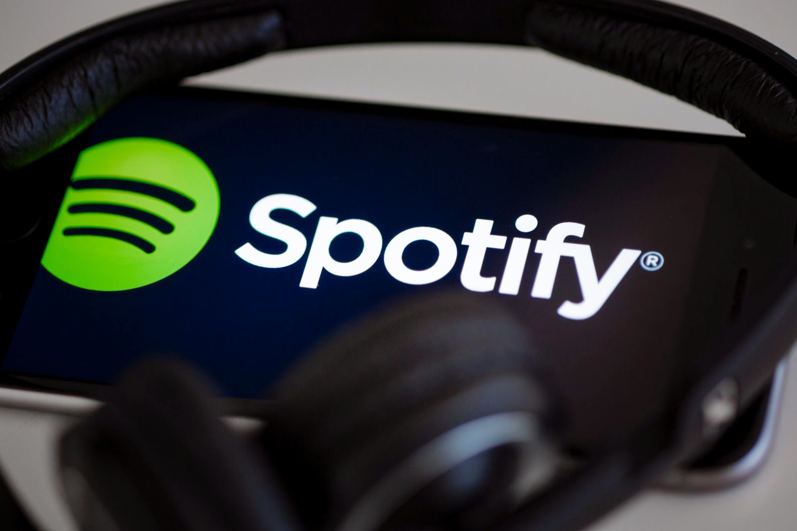 Spotify - Nạn Nhân Mới Của Vấn Nạn Bản Quyền Âm Nhạc Tại Việt Nam?