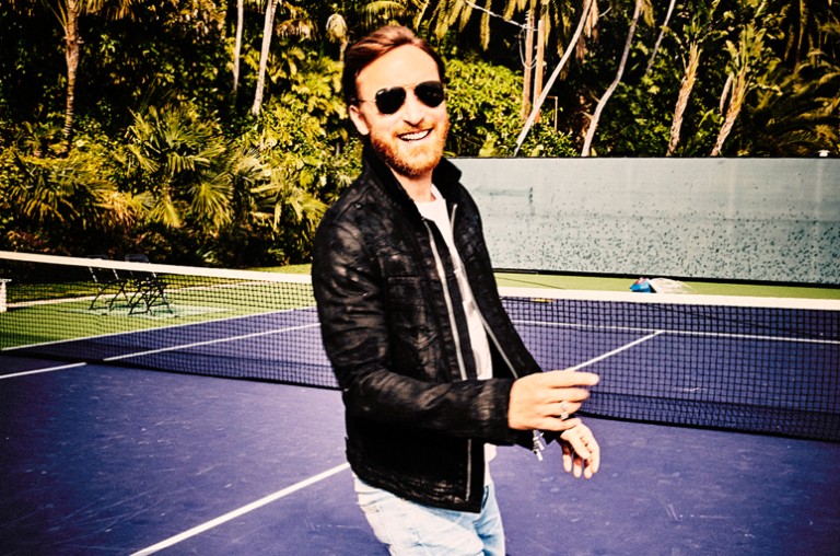 David Guetta Quyên Góp Số Tiền Khổng Lồ Cho Quỹ COVID-19 Trong Buổi Biểu Diễn Trên Sân Thượng Tại Miami