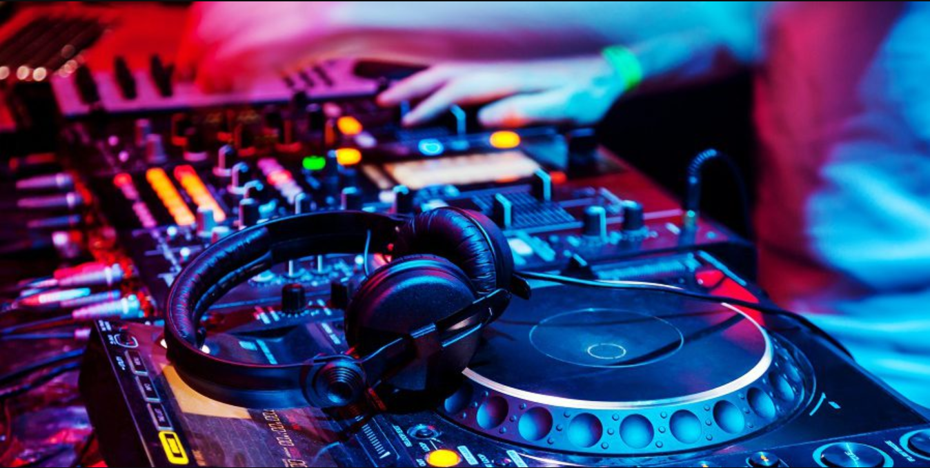 Các DJ Tưởng Như Đã Bị Nền Công Nghiệp  Âm Nhạc Cho “Ra Rìa” - Cho Đến Khi Công Nghệ Mới Thay Đổi Điều Đó